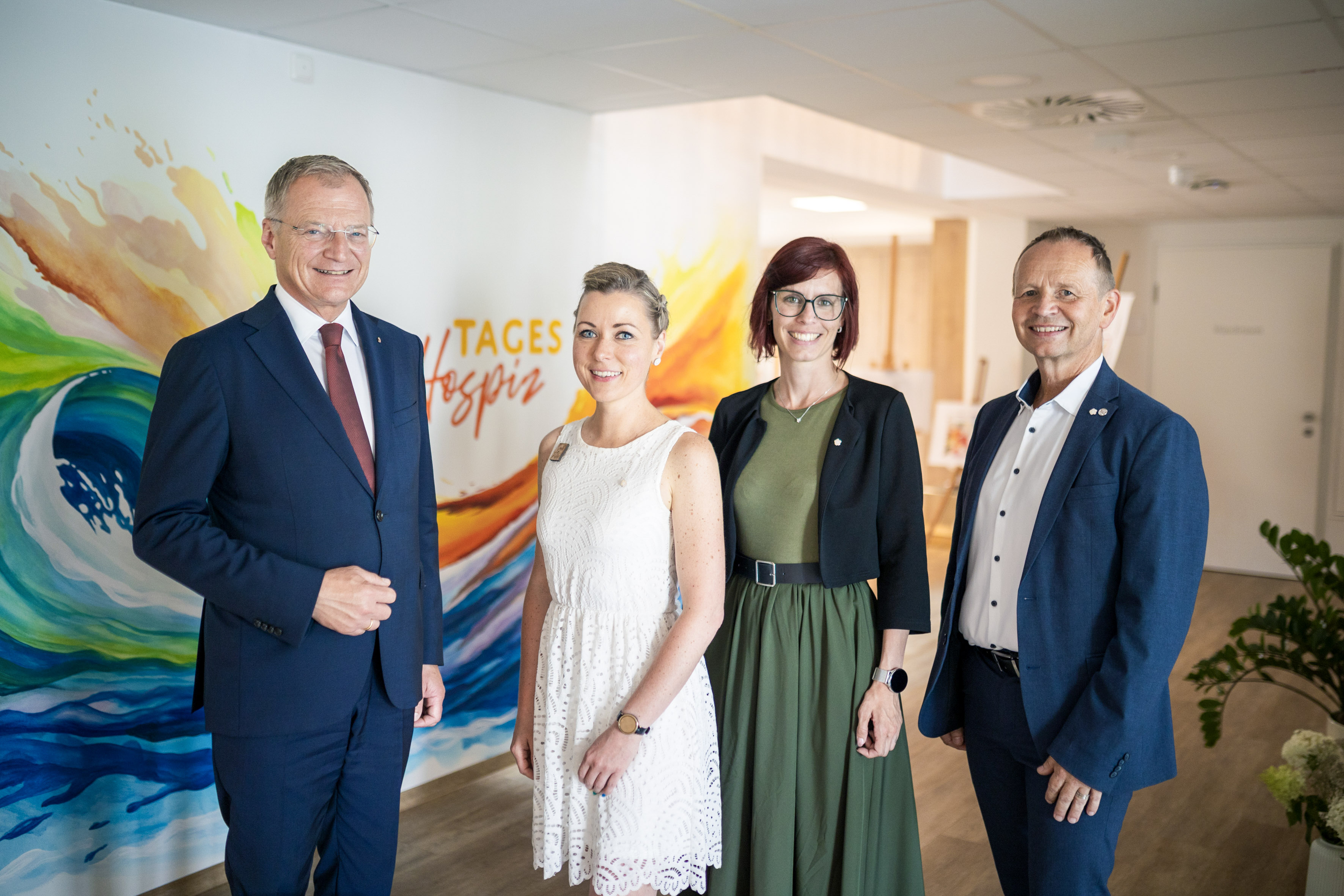 Besuch des Landeshauptmanns / Land OOE Landeshauptmann Mag. Thomas Stelzer zu Besuch im Sankt Barbara Hospiz